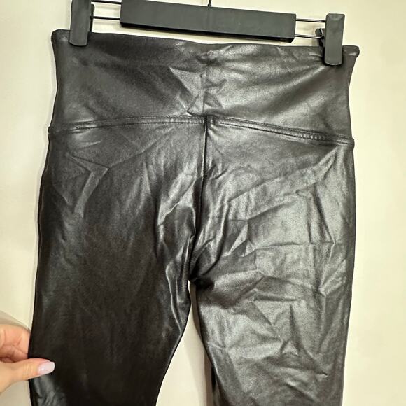 SPANX faux leather pull on stretchy leggings size M - Picture 5 of 6